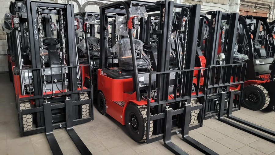 Тест-драйв складской техники на нашем складе в Коломне