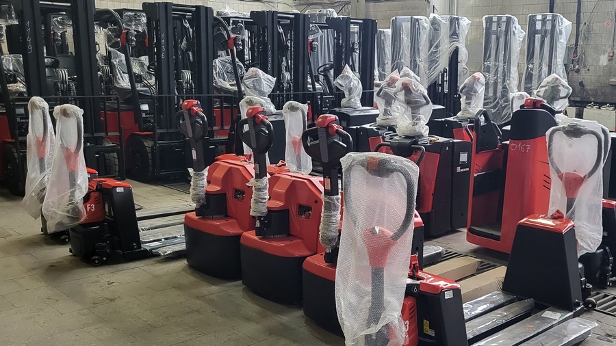 Тест-драйв складской техники на нашем складе в Коломне